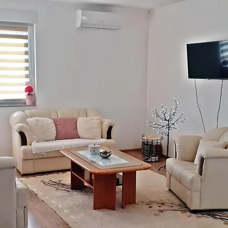 Dom wakacyjny Spacious, Comfortable And Peaceful House *